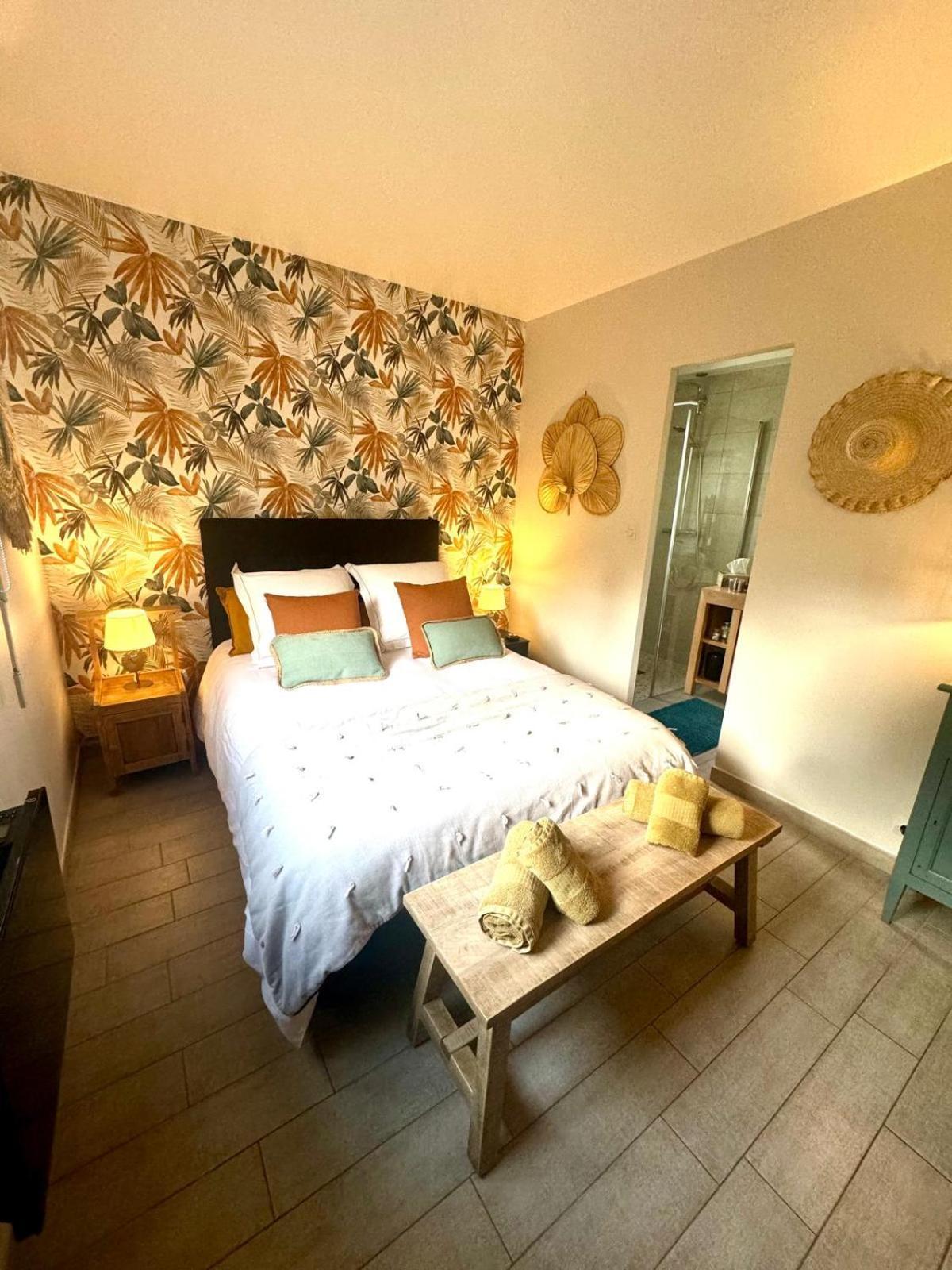 La Crevette Bed & Breakfast Villerville Exterior photo